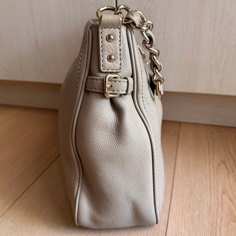 Kate Spade Taupe pebbled Leather hobo Bag with gold chain straps - Picture 6 of 14
